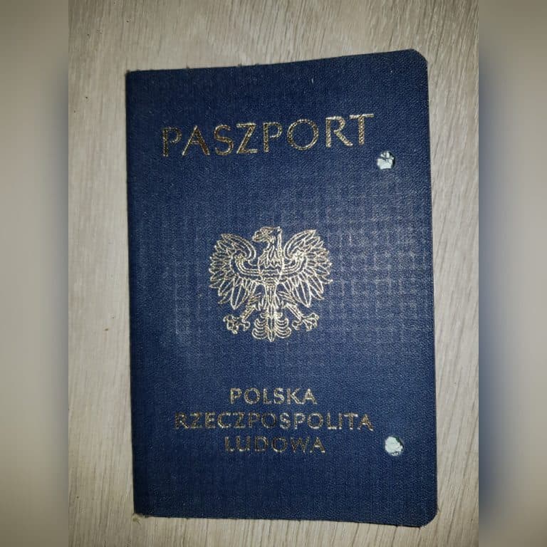 Mężczyzna chciał wjechać na terytorium Polski legitymując się… paszportem z czasów PRL