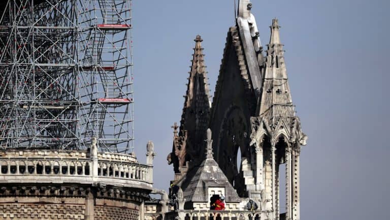 Francja: Iglica katedry Notre-Dame zostanie odbudowana zgodnie z wyglądem oryginału