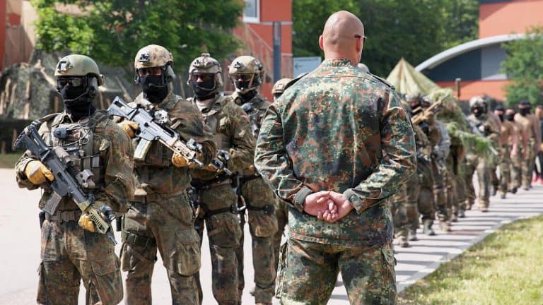 W Niemczech rozwiązano elitarną jednostkę komandosów za „uleganie prawicowemu ekstremizmowi”