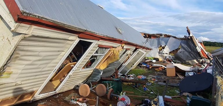 W Ustroniu Morskim trąba powietrzna porwała domki