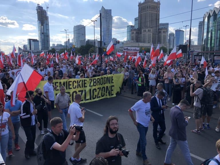 Policja przekazała informacje na temat zatrzymań wśród przeciwników Marszu Powstania Warszawskiego