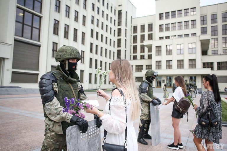 Białoruscy milicjanci solidaryzują się z protestującymi?