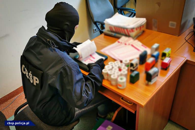 Wystawiali nierzetelne faktury VAT, są w rękach CBŚP