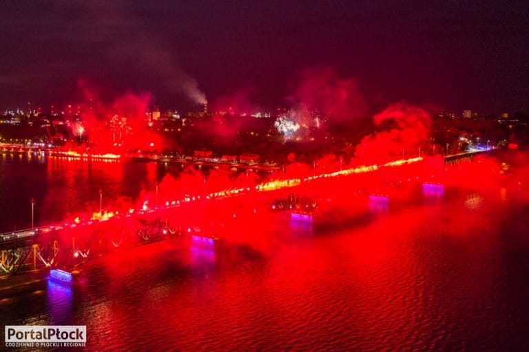 Kibice Wisły Płock uczcili 100-lecie bohaterskiej obrony miasta przed bolszewikami w 1920 roku