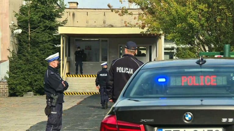W Zielonej Górze nastolatka zaatakowała nożem uczniów liceum