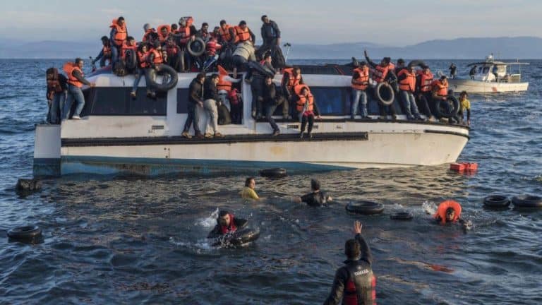 Grecki sąd skazał dwóch Rosjan na 300 lat więzienia za przemyt nielegalnych imigrantów