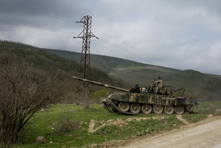 Armenia wprowadza stan wojenny i ogłasza powszechną mobilizację
