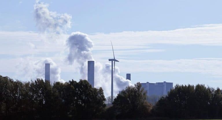 We Francji zaczęło brakować energii, uruchomiono elektrownie… węglowe