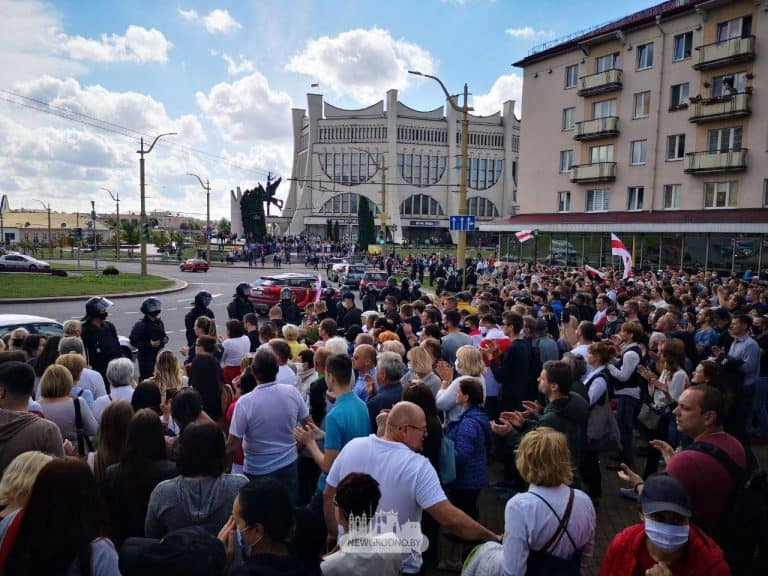OMON rozganiał demonstrantów nie tylko w Mińsku, ostro było m.in. w Grodnie