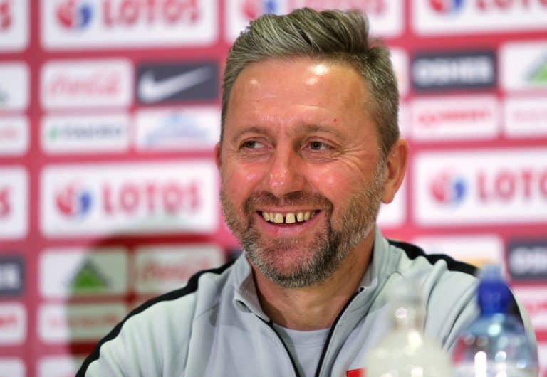 Trener reprezentacji Polski w piłce nożnej jest zarażony koronawirusem
