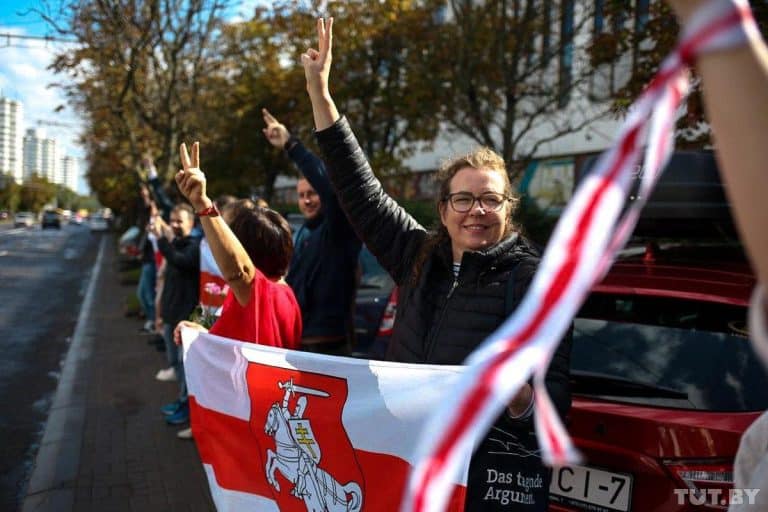 Ponad 100 osób zatrzymanych w Mińsku na akcji solidarności z Marią Kolesnikową