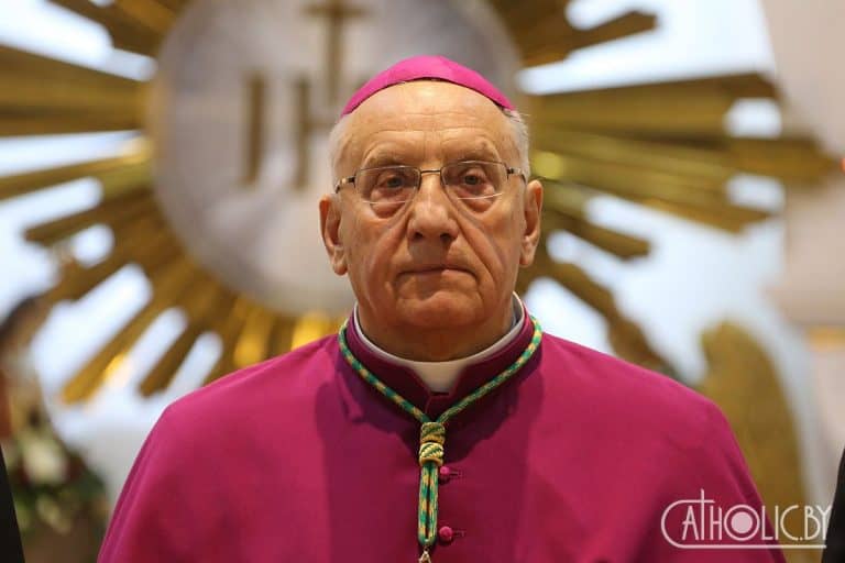 Łukaszenka: Abp Tadeusz Kondrusiewicz na liście osób z zakazem wjazdu