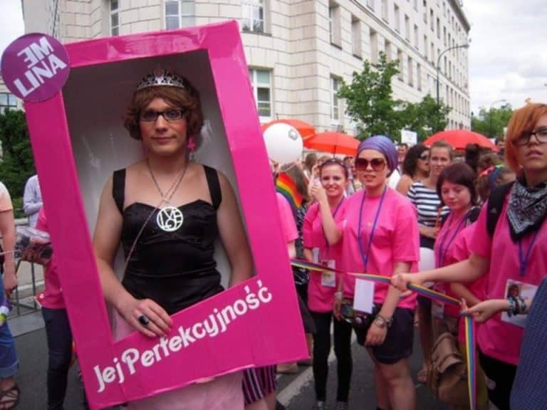 Zmarł znany aktywista LGBT Mariusz Drozdowski, znany jako „Jej Perfekcyjność”
