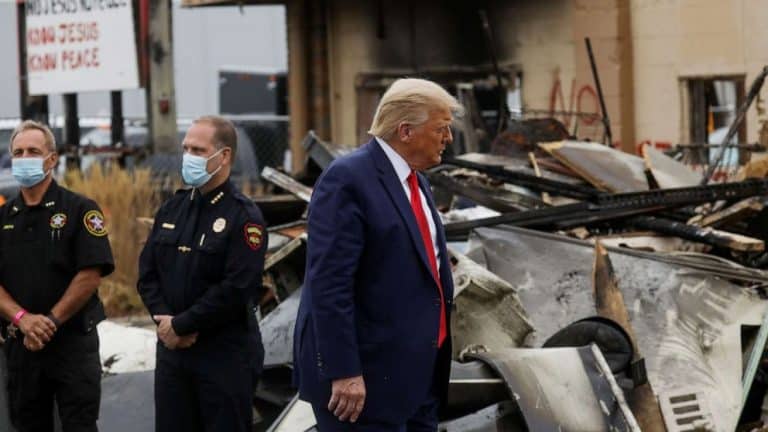 Donald Trump stanął w obronie 17-latka, który w obronie własnej zastrzelił członków Antify