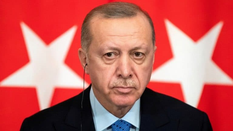 Recep Erdogan wezwał muzułmanów do bojkotu francuskich towarów