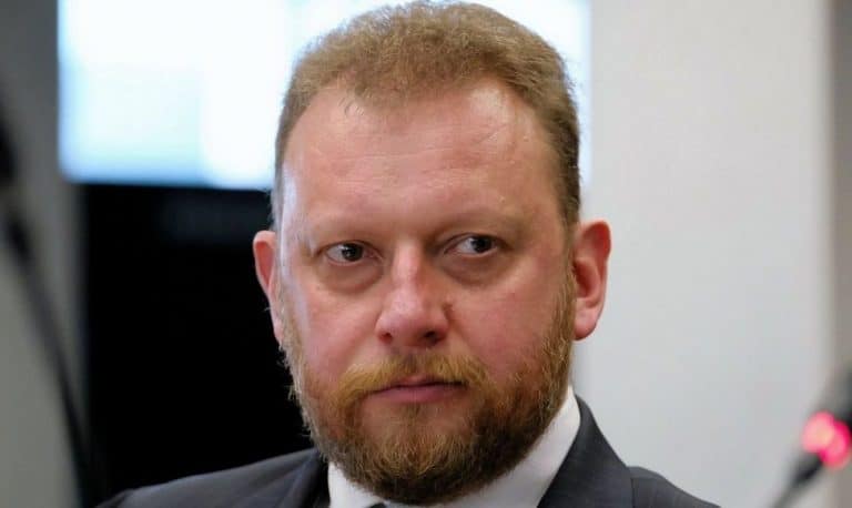 Łukasz Szumowski trafił do szpitala z powodu COVID-19