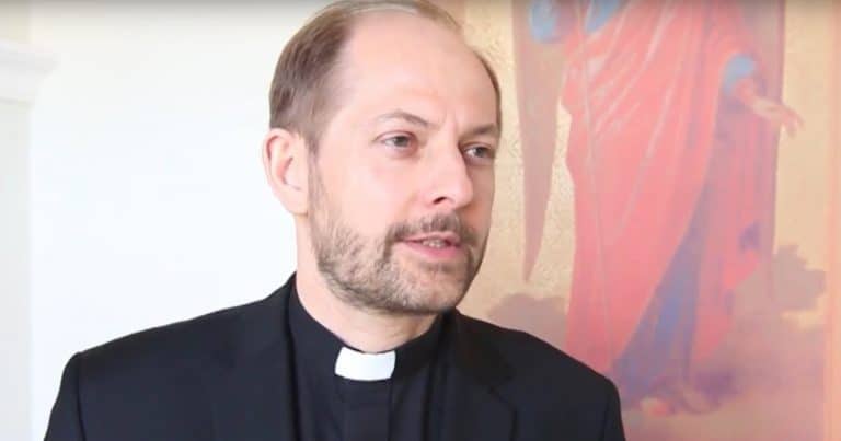 Rzecznik Episkopatu o obostrzeniach w kościołach: To budzi wątpliwości