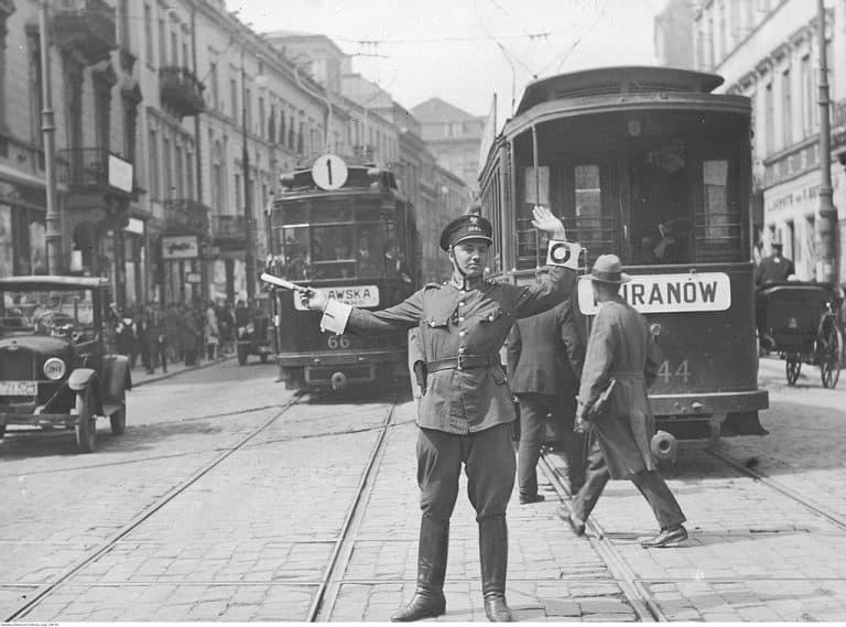 Pamiętajmy, że policja jest taką samą instytucją jak każda inna