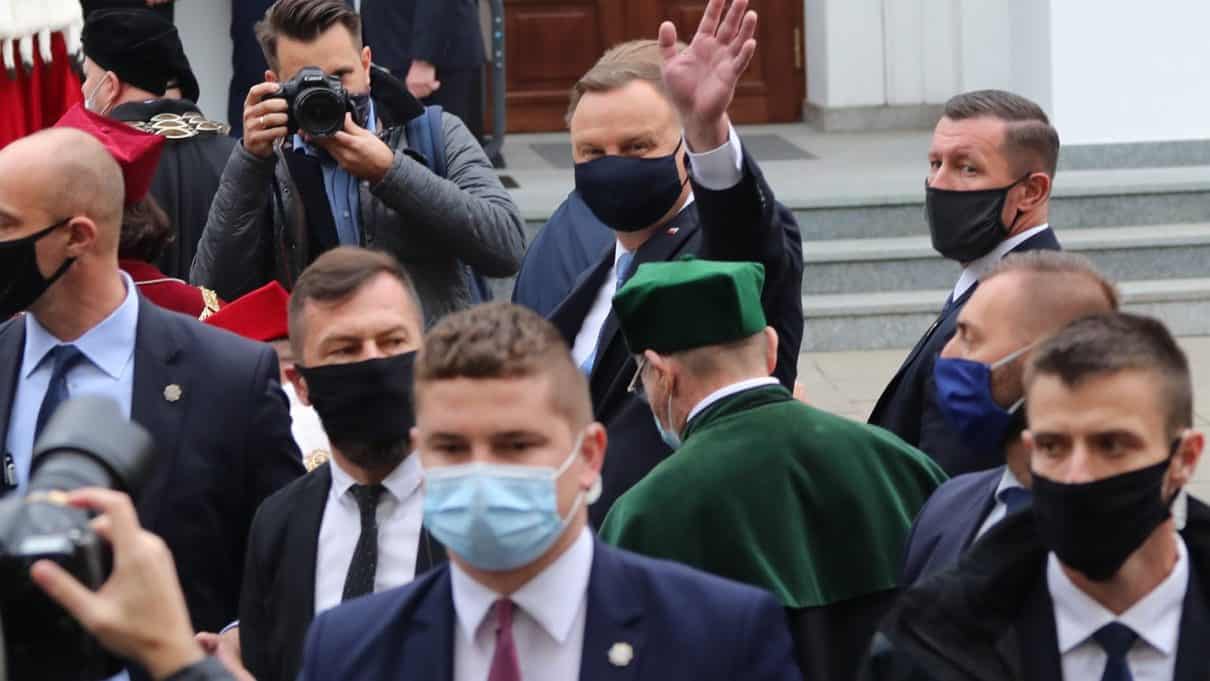 Lewactwo zaatakowało słownie prezydenta Dudę podczas jego wizyty na Uniwersytecie Warszawskim