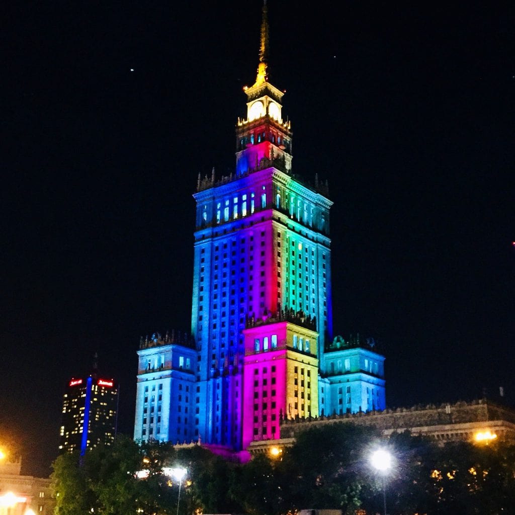 Pałac Kultury i Nauki w Warszawie zostanie znów podświetlony na tęczowo