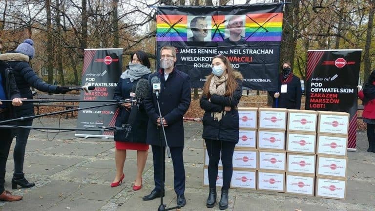 Projekt „Stop LGBT” złożony w Sejmie. Wśród zapisów zakaz dla tzw. parad równości”