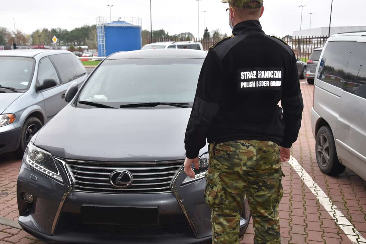 Poszukiwany Lexus odnaleziony na granicy w Terespolu