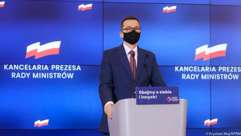 Premier Morawiecki o dalszym luzowaniu obostrzeń