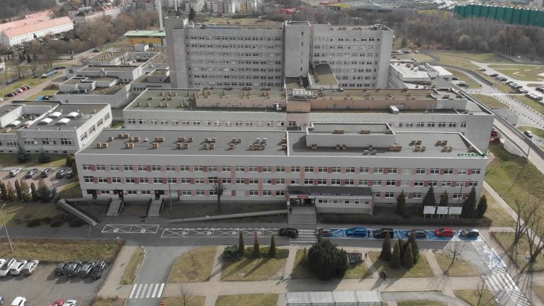 W Poznaniu pacjent wyskoczył z okna szpitala