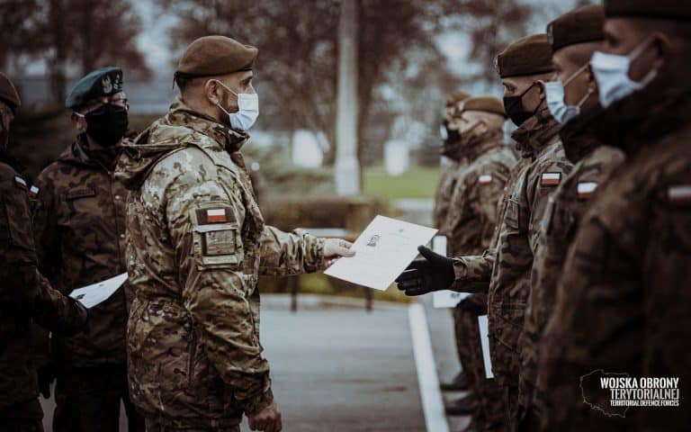 Pierwsi szeregowi zawodowi ukończyli kurs podoficerski SONDA