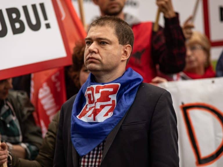 Piotr Szumlewicz chce zwalczać Marsz Niepodległości w ramach Międzynarodowego Dnia Walki z Faszyzmem i Antysemityzmem