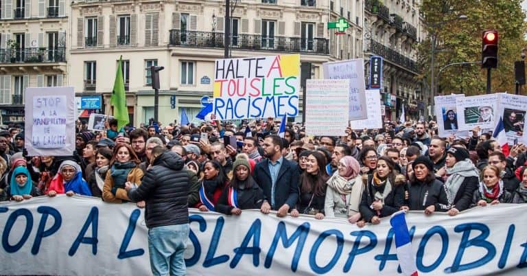 Francja rozwiązuje organizację mającą na celu „walkę z islamofobią”