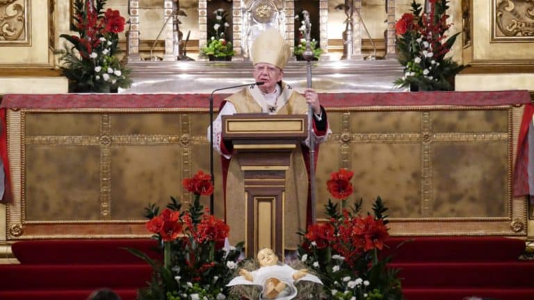Abp Jędraszewski w czasie Pasterki na Wawelu: Przed żłóbkiem prośmy z wielką żarliwością o łaskę autentycznego humanizmu