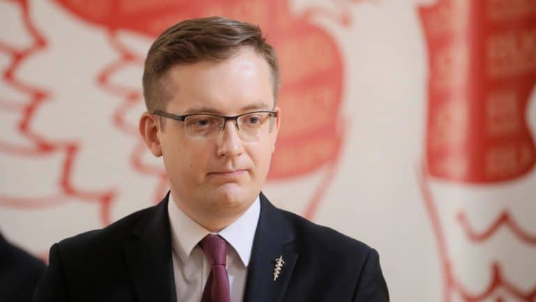 Poseł Robert Winnicki ma koronawirusa