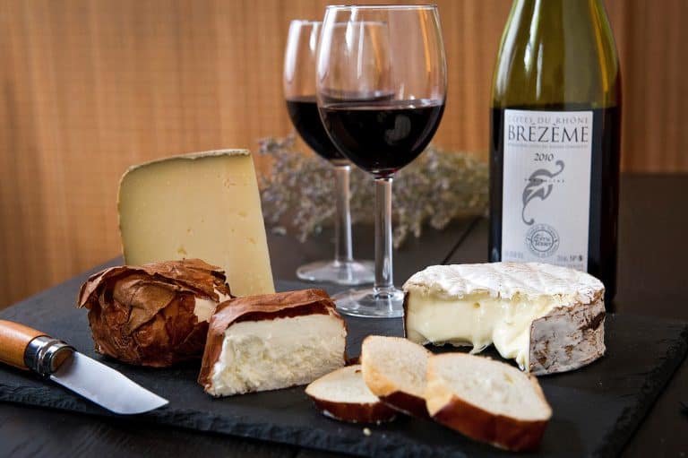 Wino i ser pozytywnie wpływają na zdolności poznawcze