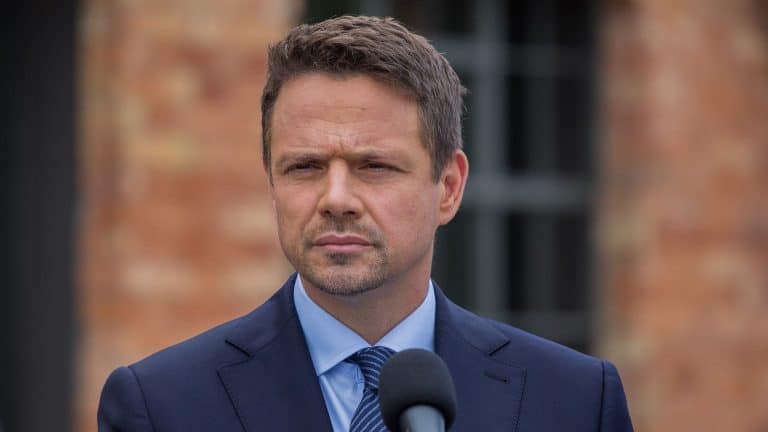 Rafał Trzaskowski otrzymał wezwanie w związku z naruszeniem przepisów porządkowych