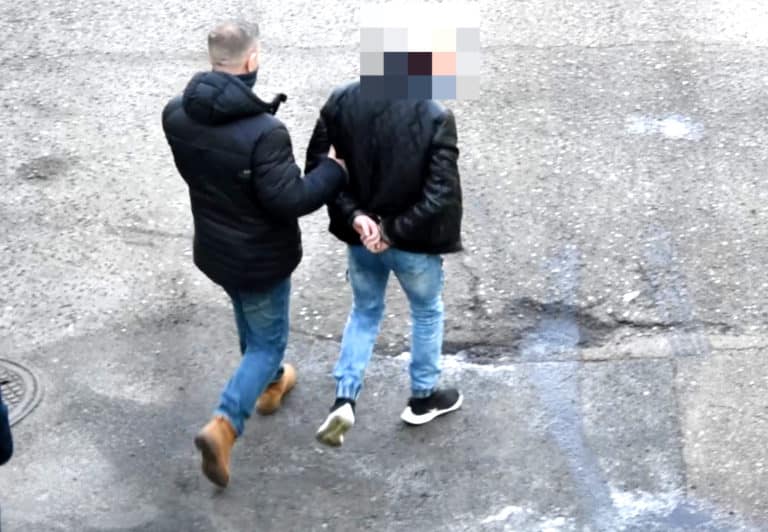 36-latek został zatrzymany za usiłowanie zabójstwa poprzez podpalenie domu