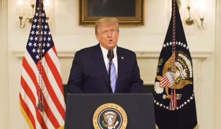 Donald Trump zobowiązał się do płynnego przekazania władzy i odciął się od zamieszek