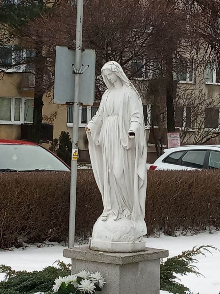 Dlaczego prokuratura nie ściga za nawoływanie do nienawiści osób, które wzywają do ataków na Kościół katolicki?
