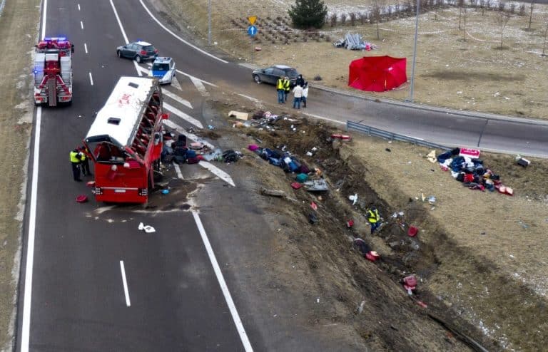 Tragiczny wypadek autobusu w Podkarpackiem. Nie żyje pięć osób