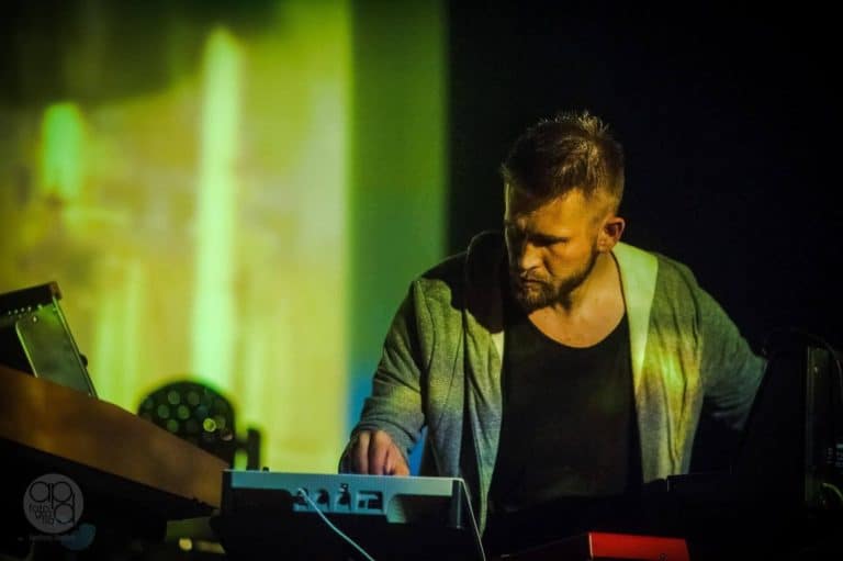 Tomasz Pauszek /kompozytor, producent muzyczny, wykonawca muzyki elektronicznej/ i Jego działalność artystyczna podczas pandemii Covid-19