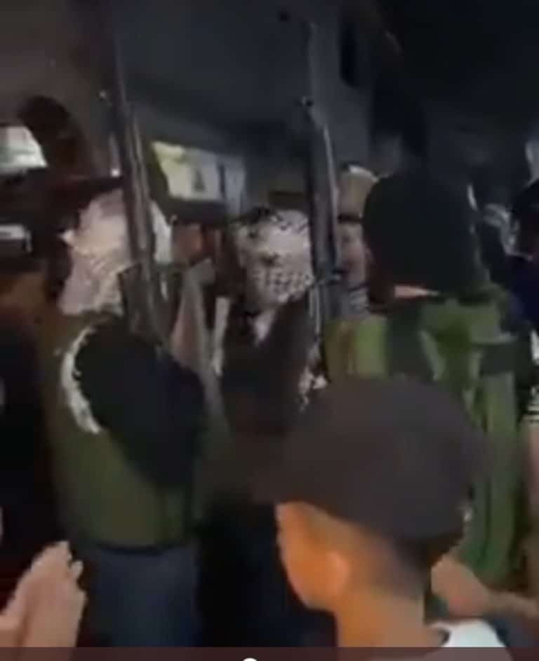 Brygady Męczenników Al-Aksa wyszły na ulice Nablusu i Dżaninu z bronią /film/