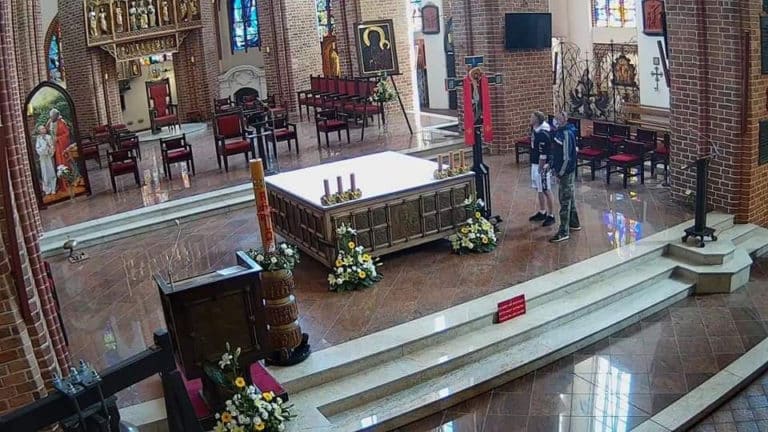 Chuligański wybryk w Bazylice Archikatedralnej pw. św. Jakuba Apostoła w Szczecinie