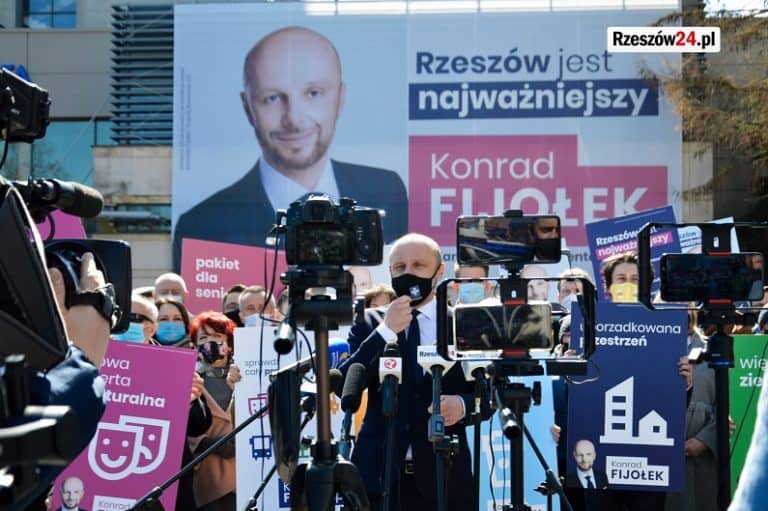 Kandydat opozycji w Rzeszowie przyznał, że woli flagę Unii Europejskiej niż Polski /film/