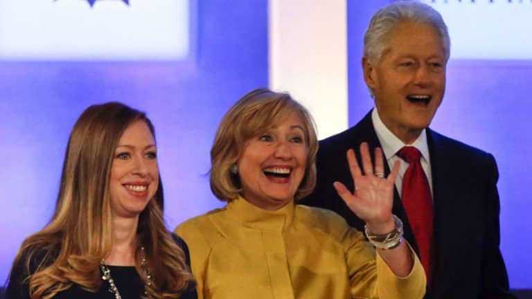 Córka Clintonów wzywa do cenzurowania treści krytycznych wobec szczepionek