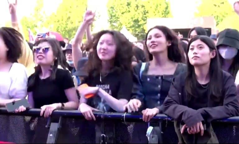 Tysiące młodych ludzi bawiły się na festiwalu w Wuhan, w mieście w którym pojawił się koronawirus
