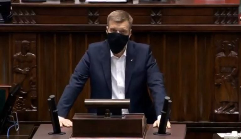 Zandberg w Sejmie: Głosowanie za funduszem to krok w kierunku europejskiego „superpaństwa”