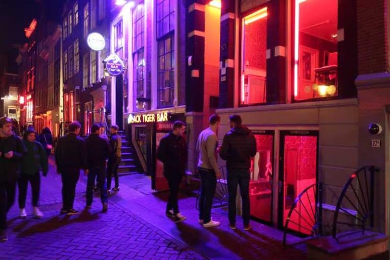 Amsterdam ma dość rozrywkowych turystów: „Trzymajcie się z daleka”