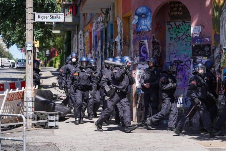 Zamieszki w Berlinie. Rannych 60 policjantów