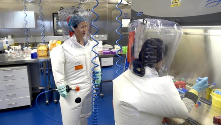 Chiński urzędnik uciekł do USA. Miał on przekazać Amerykanom informację o laboratorium w Wuhan