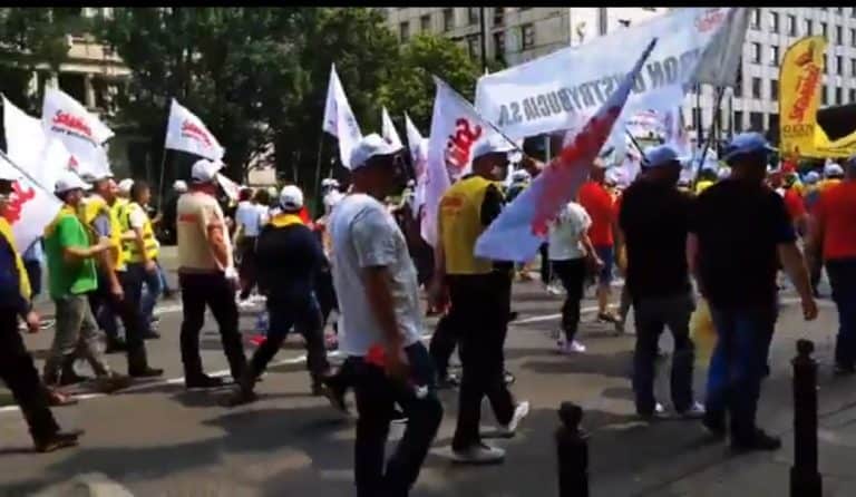 Warszawa: Trwa protest górników i energetyków